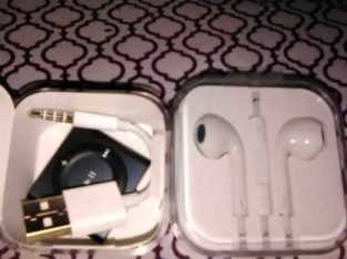 iPod shuffle opened but never used includes earbuds