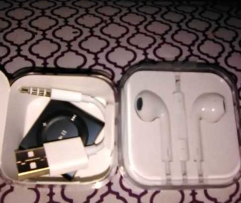 iPod shuffle opened but never used includes earbuds
