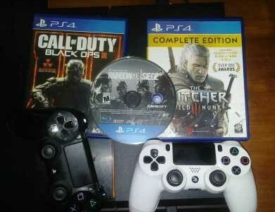 ps4 3 games and two controllers
