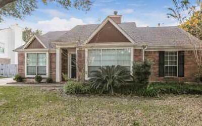 4010 Spring Branch Dr E Pearland, TX   4 beds    2 baths