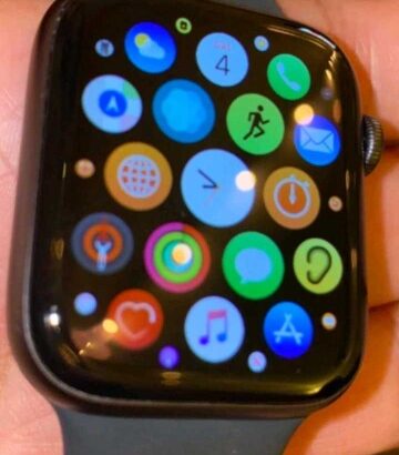 Apple wrist watch Series 5