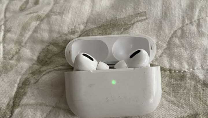 Apple wireless earbuds