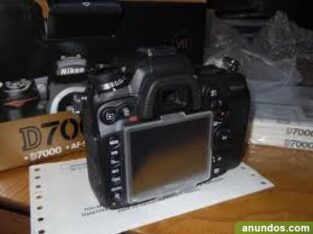 Nikon D700 12MP DSLR camera