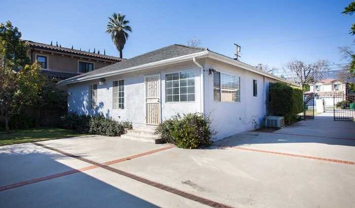HOUSE FOR RENT 3BD 3BA