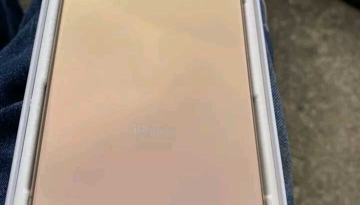 Apple iPhone XS Max – 64GB – Gold (Unlocked) A1921 (CDMA + GSM)
