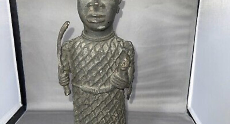 Old bronze African statue Benin african art premie