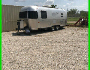 2009 Airstream Flying Cloud 23FB 23′ Travel Traile