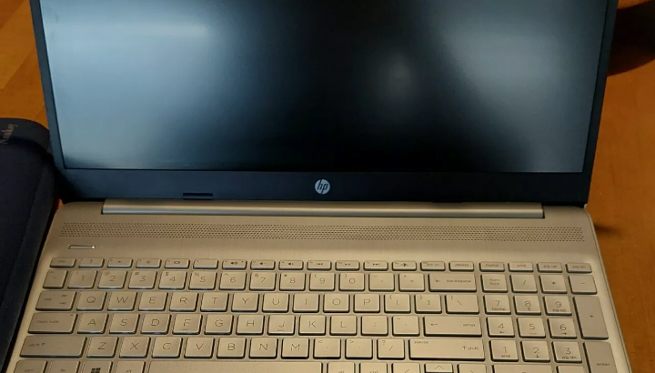 HP i5 11th Gen 2.4Ghz, 256GB SSD, 8GB, 15.6″ Lapto