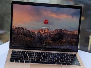 MacBook Air Apple laptop 16gb RAM 256GB 16 inch