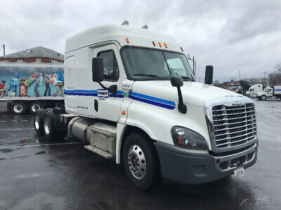 Penske Used Trucks – unit # 124688 – 2015 Freightl