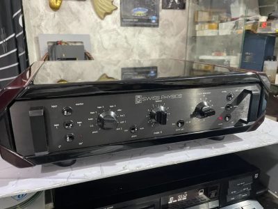 SWISS PHYSICS MODEL 5 PREAMP IN EXCELLENT CONDITIO